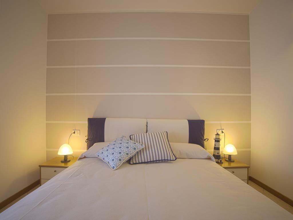 Bellasirmione Holiday Apartments Habitación foto